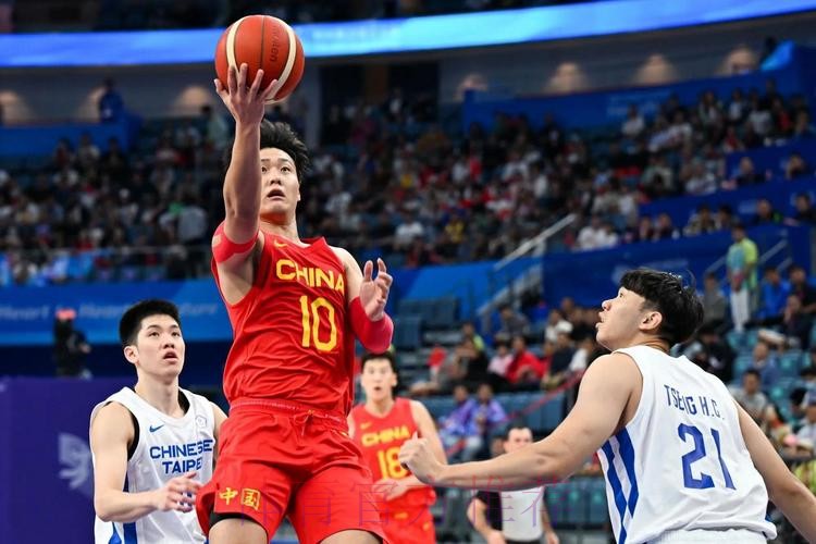 CCTV5全程直播男篮世界杯赛事，精彩不断